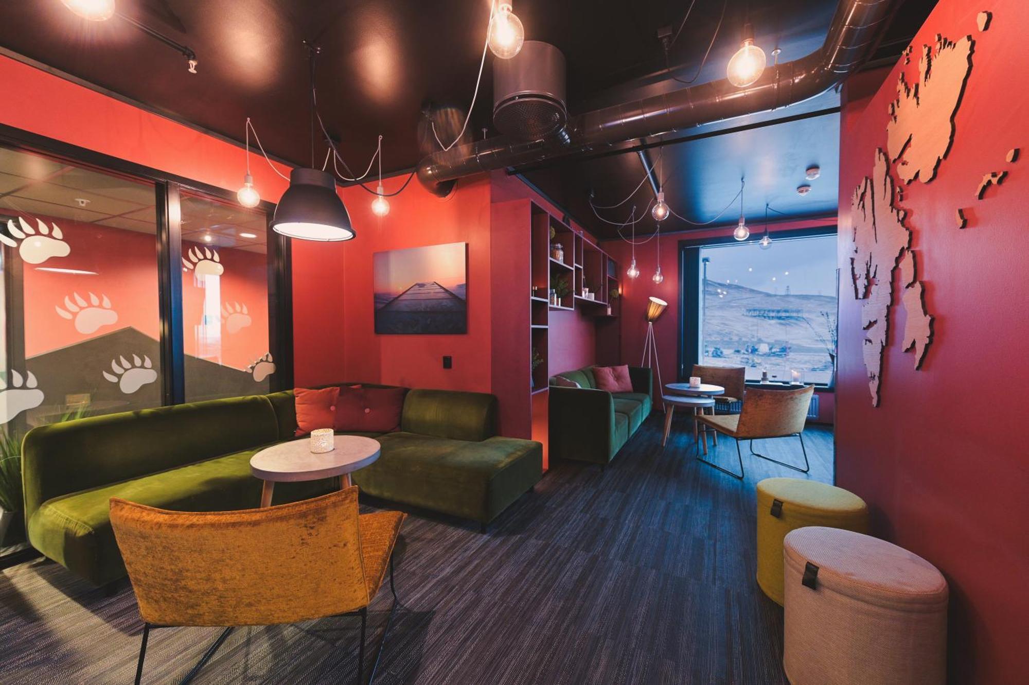 Svalbard Hotell | The Vault Longyearbyen Buitenkant foto